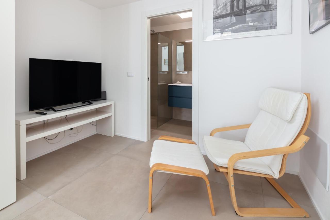 Ecoloft Apartment - Best Choice - By Host4U Болоня Екстериор снимка